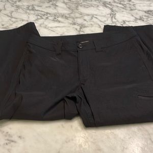 Eddie Bauer adjustable capri shorts